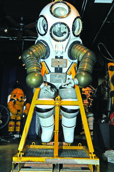 Dive Museum Showcases Vintage Deep Sea Diving Suit