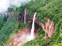 Nohkalikai ​Falls​