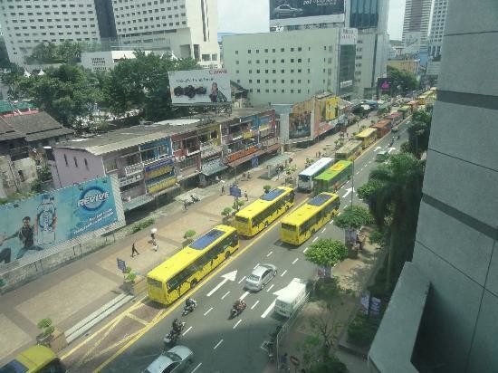 クルマも同じCheckpointを通過します。 - Picture of Johor Bahru City ...