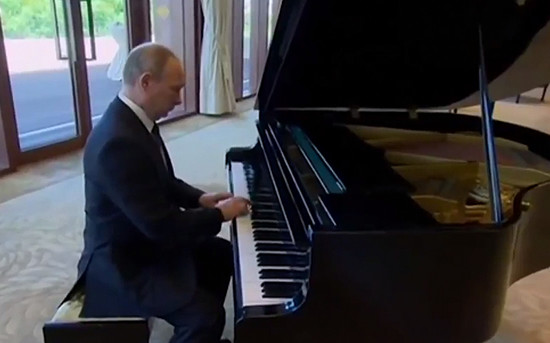 Vladimir Putin 'playing' Britney Spears' Everytime on the ...