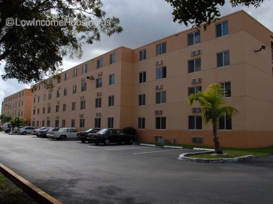 Los Robles Apartments Miami - Senior Apartments | 11495 ...