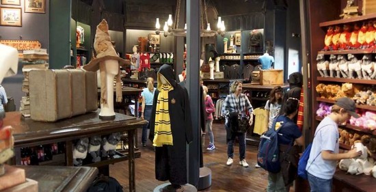 New Wizarding World merchandise and refreshments shown to ...