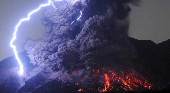 Volcano Eruption Causing Lighting And 5-Kilometre Ash ...