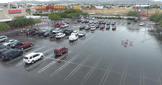Inundación en el estacionamiento de Costco | Tiempo