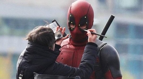 How did they make Deadpool's mask so expressive in the ...
