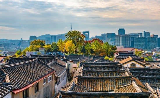 Bukchon Hanok Village, Seoul, South Korea - View of 600 ...