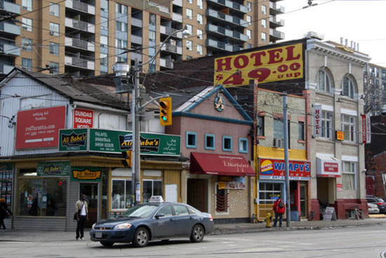 Cheap downtown Toronto hotels
