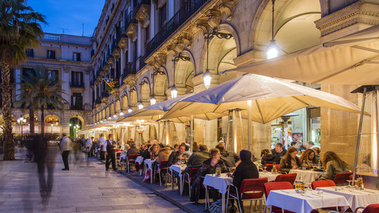 Why do Spaniards eat dinner so late? - DailyStar