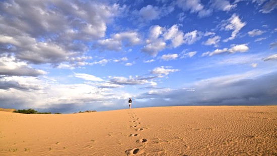 Meet the 24 year old who trekked across the Gobi Desert ...