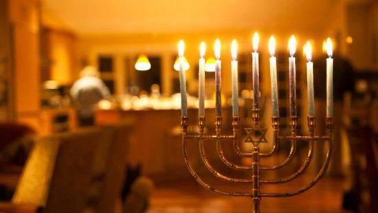 What Are Some Examples of Hanukkah Gifts? | Reference.com