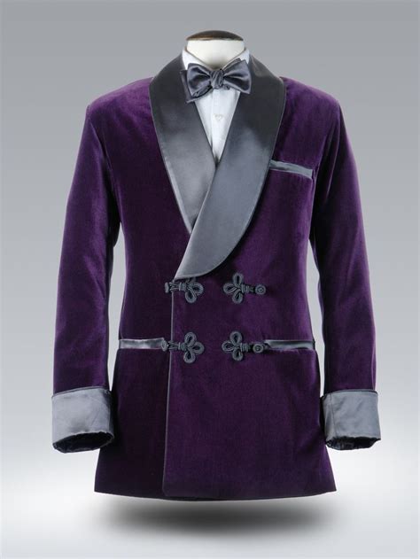 Royal purple velvet smoking jacket with passementerie frogs! Perfection for the dandy. | Objects ...