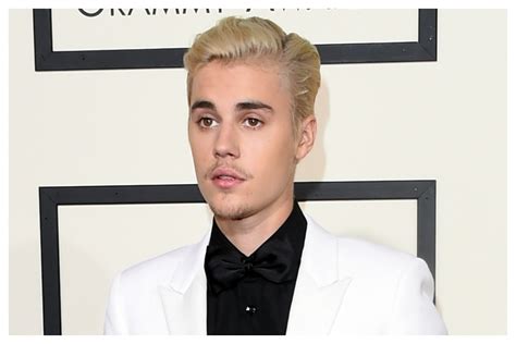 Justin Bieber Wins His First Ever Grammy And Walks Red ...