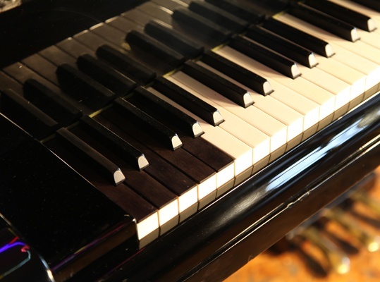 2 Answers - Are there pianos with more than 88 keys? - Quora