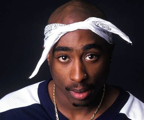 Tupac Shakur Biography - Childhood, Life Achievements ...