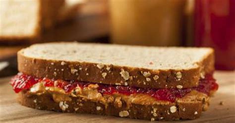 Are Peanut Butter & Jelly Sandwiches Healthy? | LIVESTRONG.COM