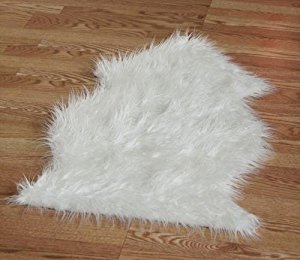 Amazon.com: Faux Sheepskin Fur Pelt 2' x 3' (WHITE ...