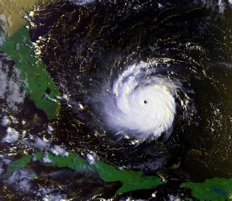 Effects of Hurricane Andrew in The Bahamas - Wikipedia